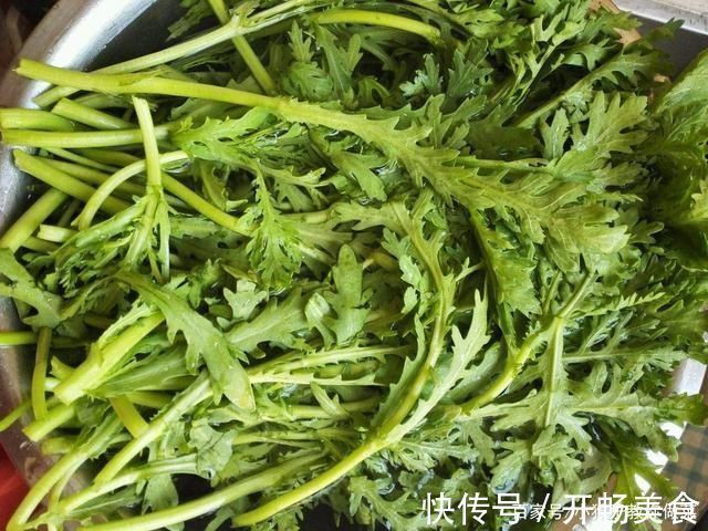 茼蒿|失眠最怕这“菜”,一斤15,偶尔吃一次,安神静心,一觉大天亮