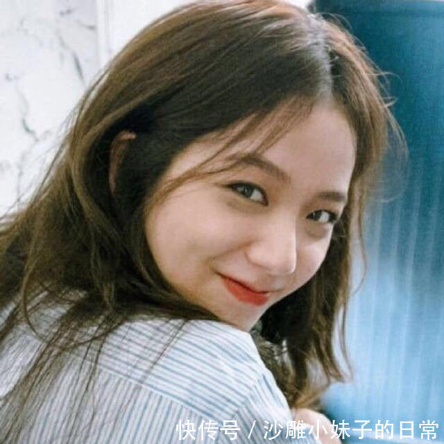 |幽默笑话:丈夫气呼呼地对妻子说:“不知是哪个小家伙偷拿了我钱包里的钱。”