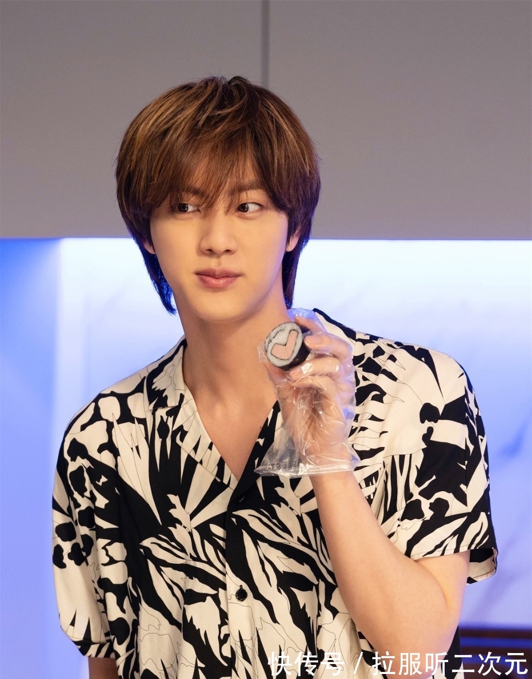 池锡辰|《跑男》嘉宾池锡辰向BTS的Jin道歉后,称赞他的个性好!