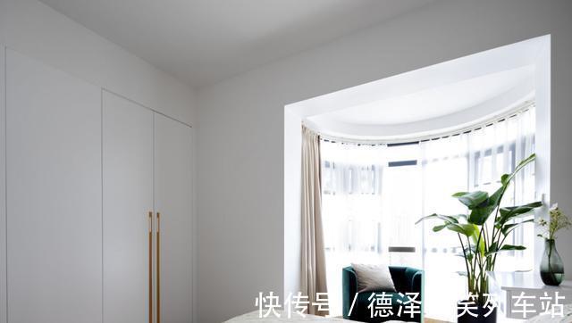 柜子|越来越多人给客厅设计柜子,沙发离墙摆放后,真的超实用