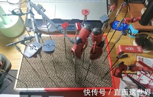 新手|「新手村」HG GTO扎古 赤色彗星