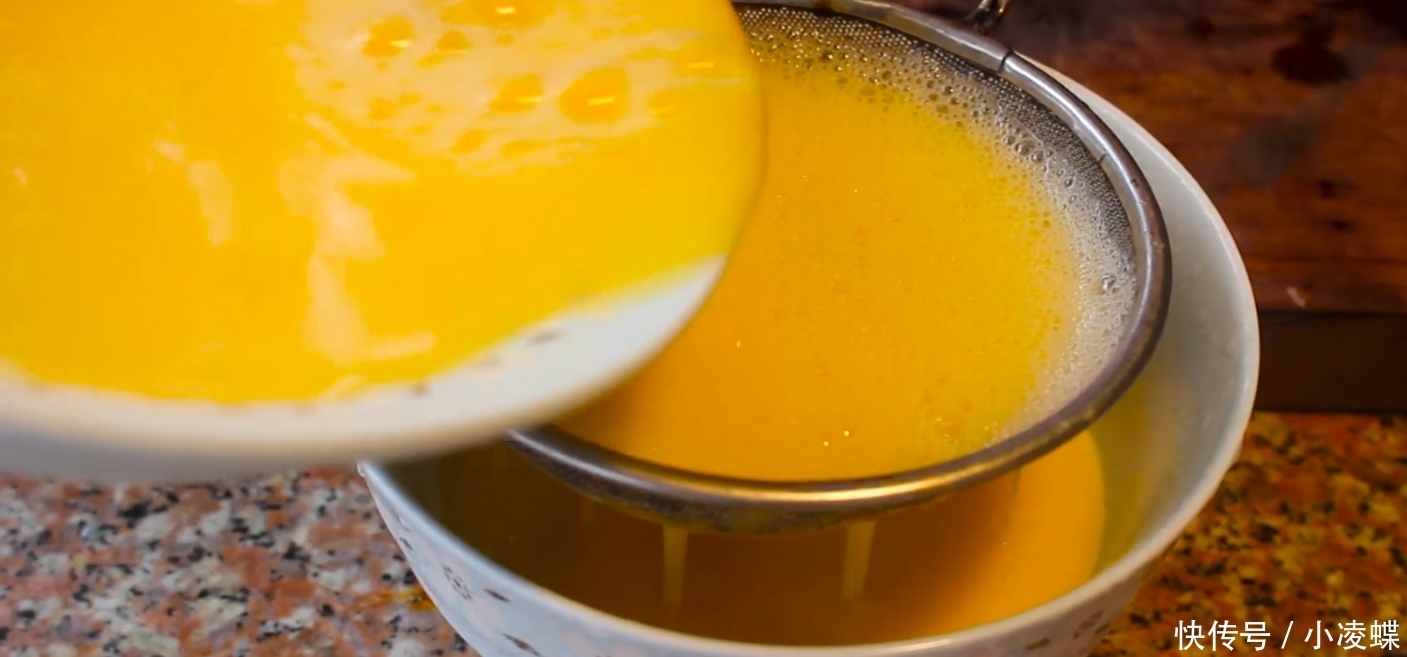 蛋羹|简单的鸡蛋羹你会做吗?教你蛋羹嫩滑无气泡的小绝招,收藏了