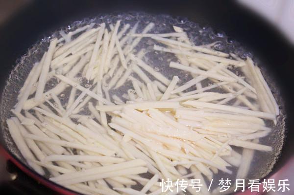 鱼香肉丝好吃是有窍门的,做好此几步,你也能成大厨