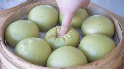 面团儿|黄瓜不要凉拌了,加1碗面粉,两手一搓做成面食,柔软劲道,过瘾