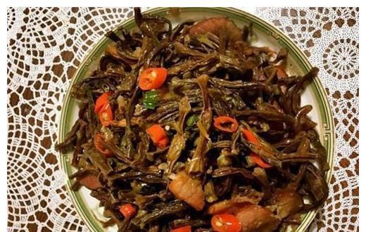 此菜孩子馋，越嚼越有味，解馋又下饭，随便一炒，光盘速度快