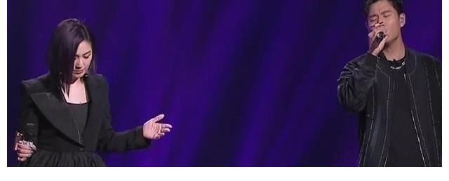 鞠婧祎|《我們的歌》同樣是失誤，為何對待薛之謙、周興哲的態度大不同？