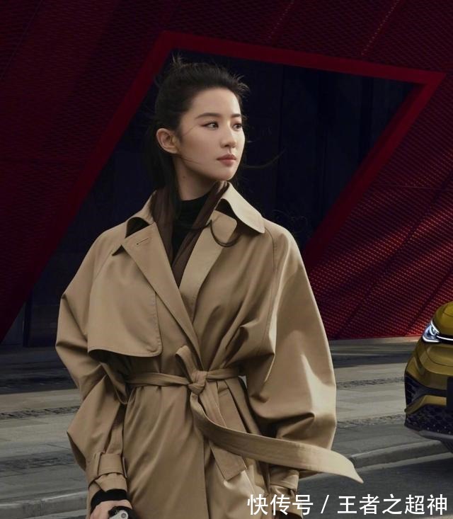 蒂凡尼的早餐 要把风衣穿时髦,今年,这2个时髦点要记好!