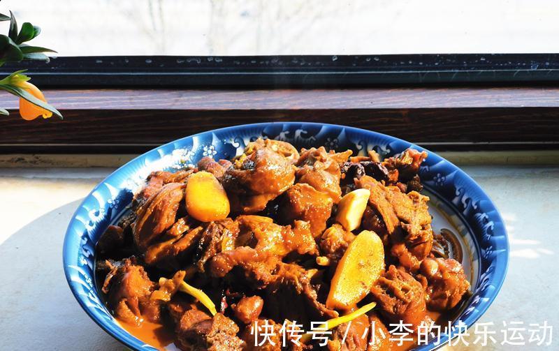 炖鸡要不要先汆水？看看步骤就懂了，炖的不好吃是因为少了这步