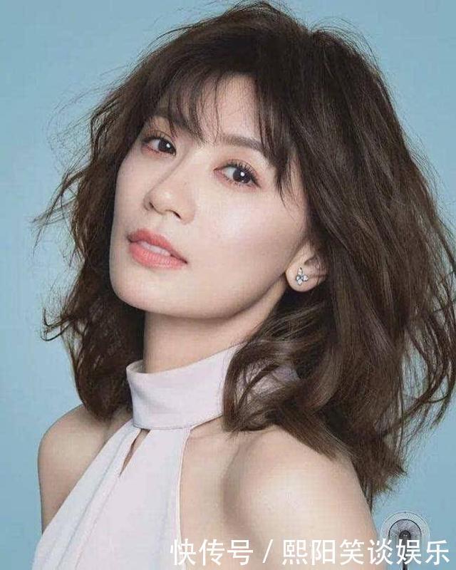 发型|女人过了50岁尽量别留长发、烫卷发!推荐明星这些发型,真洋气