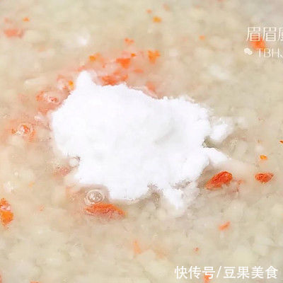 桂花蜜|冬日滋补,你需要这道雪梨银耳糕