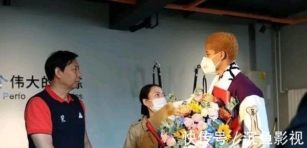 朱婷|天津女排瓦尔加斯超开心，王宝泉给她过生日，还去逛了古文化街！