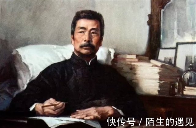 许广平@郭沫若用4字骂鲁迅,鲁迅加1字回击,世人笑称:这便是郭沫若