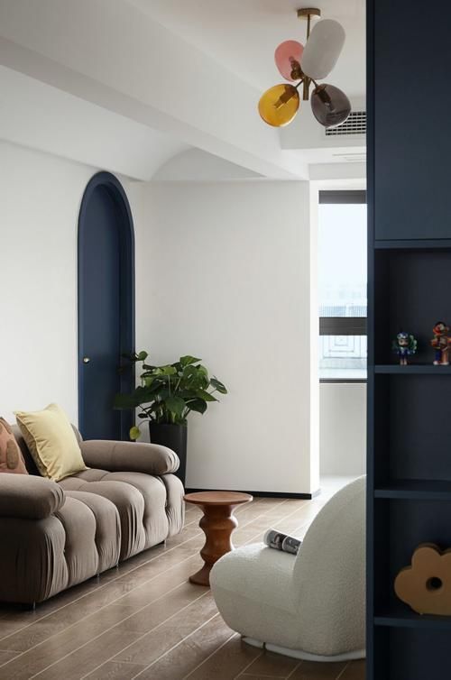 电视|她把客厅一分为二,家里多间房,再把电视请出家,生活简单又幸福