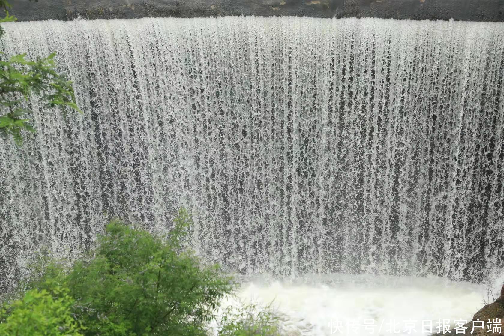 水幕|恍如仙境！怀柔汤河口镇银河沟水库大坝现飞瀑美景