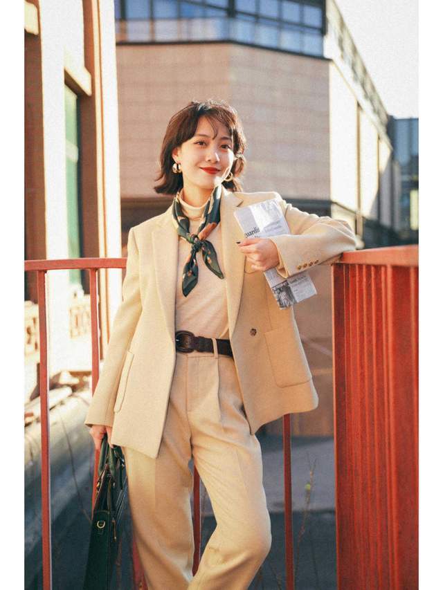 有气质|果然,西服外套还是配“牛仔裤”才洋气,显高显瘦,关键还耐看