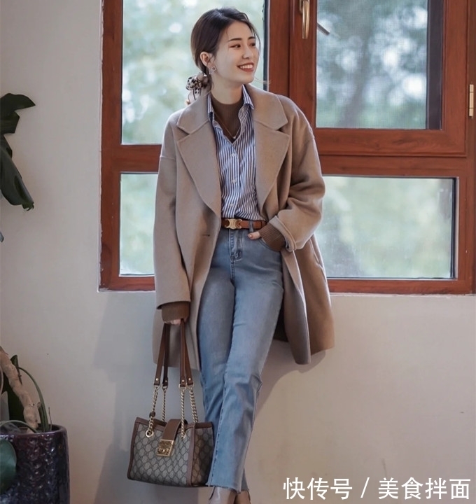 卫衣 40岁以上女人,不要叠穿卫衣了,扮嫩!现在流行叠穿衬衫,特高级