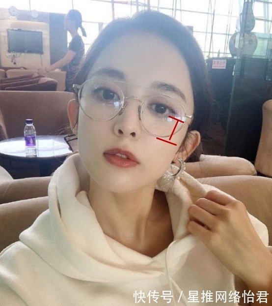 定妆|戴眼镜就不能化妆了吗?“眼镜妆”了解一下,简单又好看