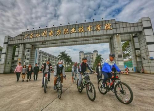 专科中的王牌大学，雄踞大都市，就业不输本科，还受事业单位欢迎