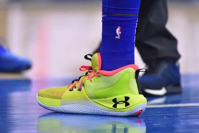 NBA球员上脚：Kobe9全明星配色，范乔丹的闪击7很帅