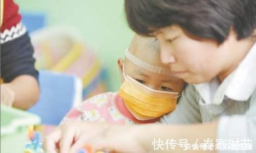 乘客|“谁有吃的,能给孩子吃点吗”父亲无助的声音,让乘客坐不住了