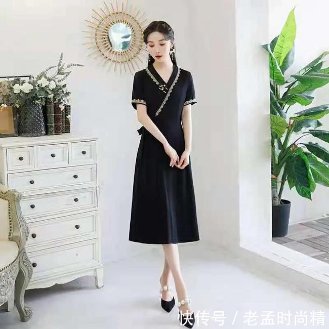 旗袍|夏季穿这几个颜色的改良旗袍，超减龄，不但时尚又优雅气质无暇！