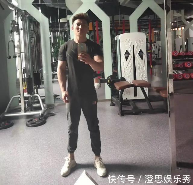 卧推|一个不练腿的健身人，N多年后，他会练成什么样子？