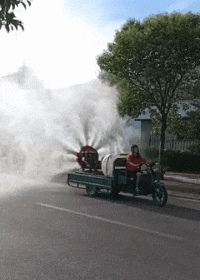 |搞笑GIF:这哥们的气质,我一辈子都不想学来