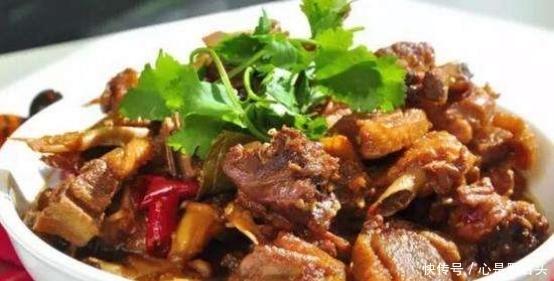 鲜嫩爽口还不腻的几道美食,非常适合配着米饭吃,好吃下饭很过瘾