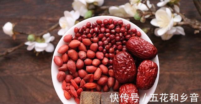 真红糖|50岁姑姑女人秋天要常喝这汤，美味又营养，面如桃花好入秋！