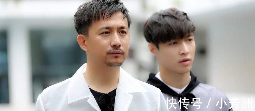 张艺兴晒拖拉机驾驶证,录制综艺太用心,《向往的生活》好戏来了