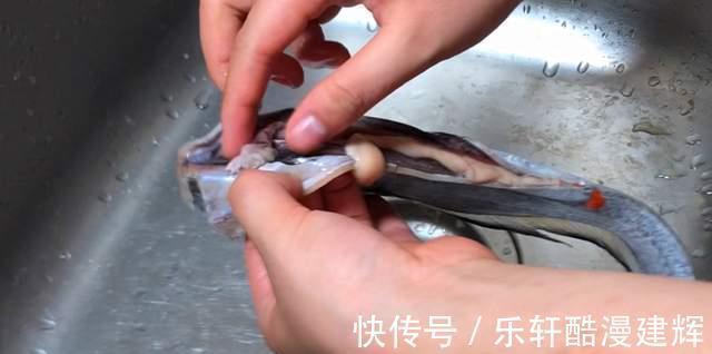 带鱼别再红烧了，多加一个鸡蛋，不清蒸不油炸，上桌人人抢着吃