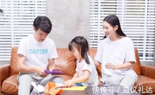 宝妈|2岁半萌娃尿床被批评不忘顶嘴，“吵架”能力爆棚，爸爸直接笑场