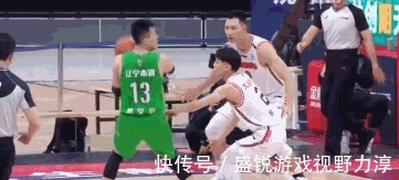 辽宁队|102-90!广东男篮轰然倒下,3人遭驱逐,创4大纪录,两队险酿冲突