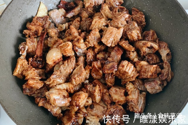 腥味|炖牛肉时,只需加入一勺特殊食材,牛肉软烂鲜香没腥味,百试百灵