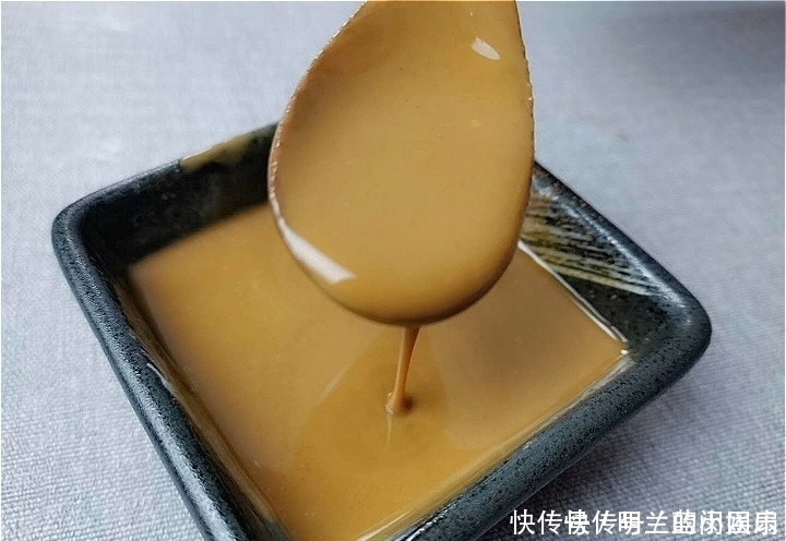 煮熟|做凉面,煮熟后万不可过凉大厨教你新做法,面条更筋道,有嚼劲