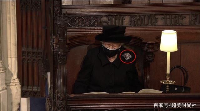 王室用珠宝寄托哀思！英女王佩戴“压箱底”胸针，隐藏浪漫的深意