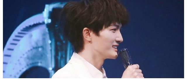 周深奔跑吧：不積跬步，何以至千里，頂峰相見(jiàn)，風(fēng)光無(wú)限