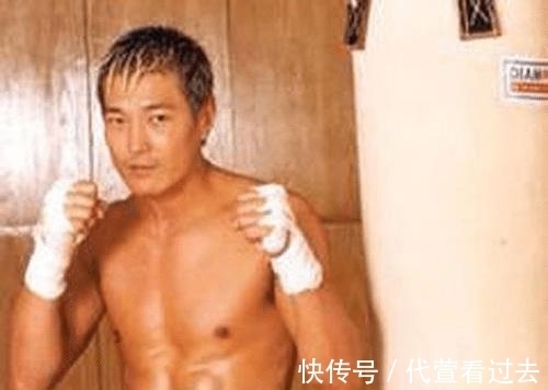 成家班|《怒火重案》的这两个小配角，居然有这么辉煌的过去，值得尊敬