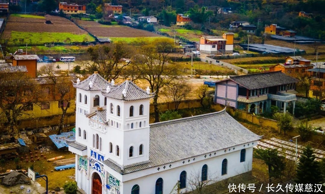 村寨|滇藏丙察察线起点，传说人神共居的地方，都住着哪方“神仙”