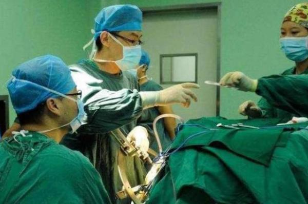 小周|生娃遇男医生接生是啥感觉?孕妈袒露心声:隔着屏幕都尴尬