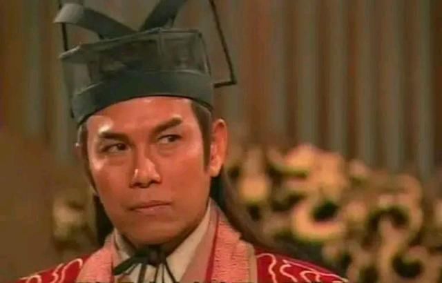  排名前十无压力？笑傲江湖中伪君子岳不群，他的武功到底有多高