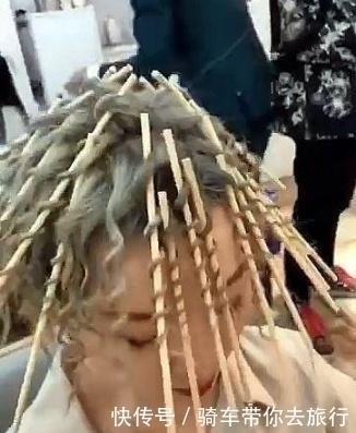 女神|女子用无数根一次性筷子烫头，看到最终的发型：见证女神蜕变