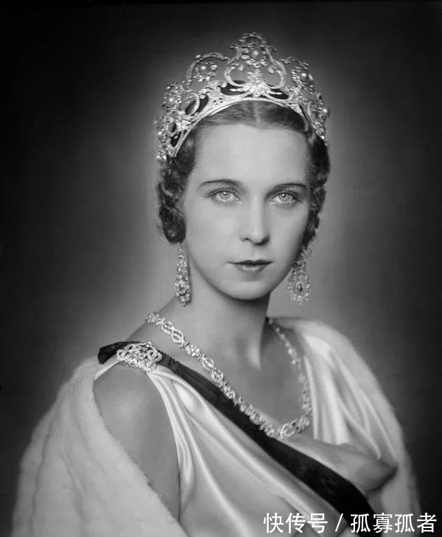 吊坠&那么重的耳环为什么却成为了王室女性的最爱!