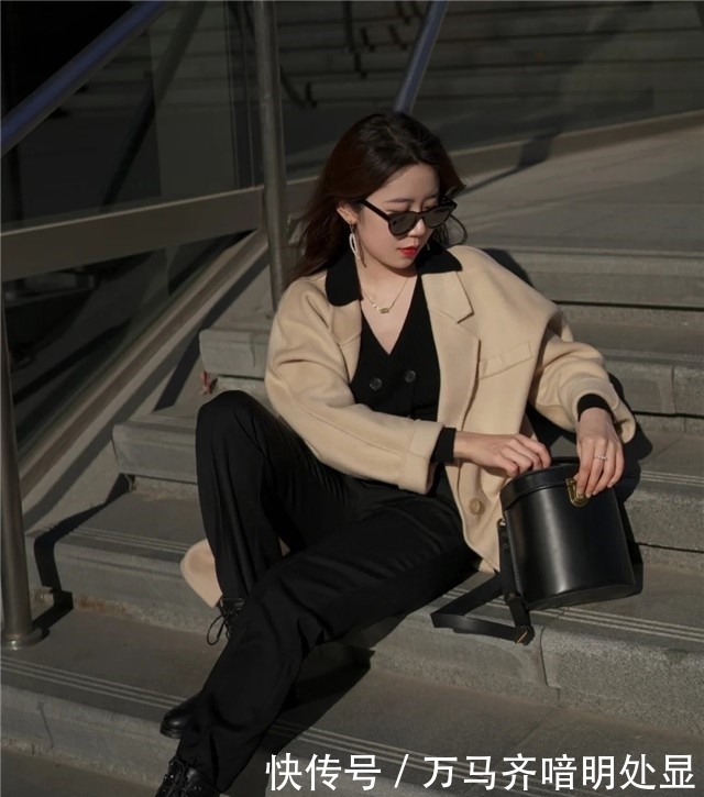 不懂米色,请别乱穿!它的最美“配色”在这,优雅女人冬天的最爱