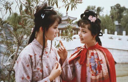 宝钗&表姐妹的权利游戏:薛宝钗讥讽暗算王熙凤,却被反杀得无路可走