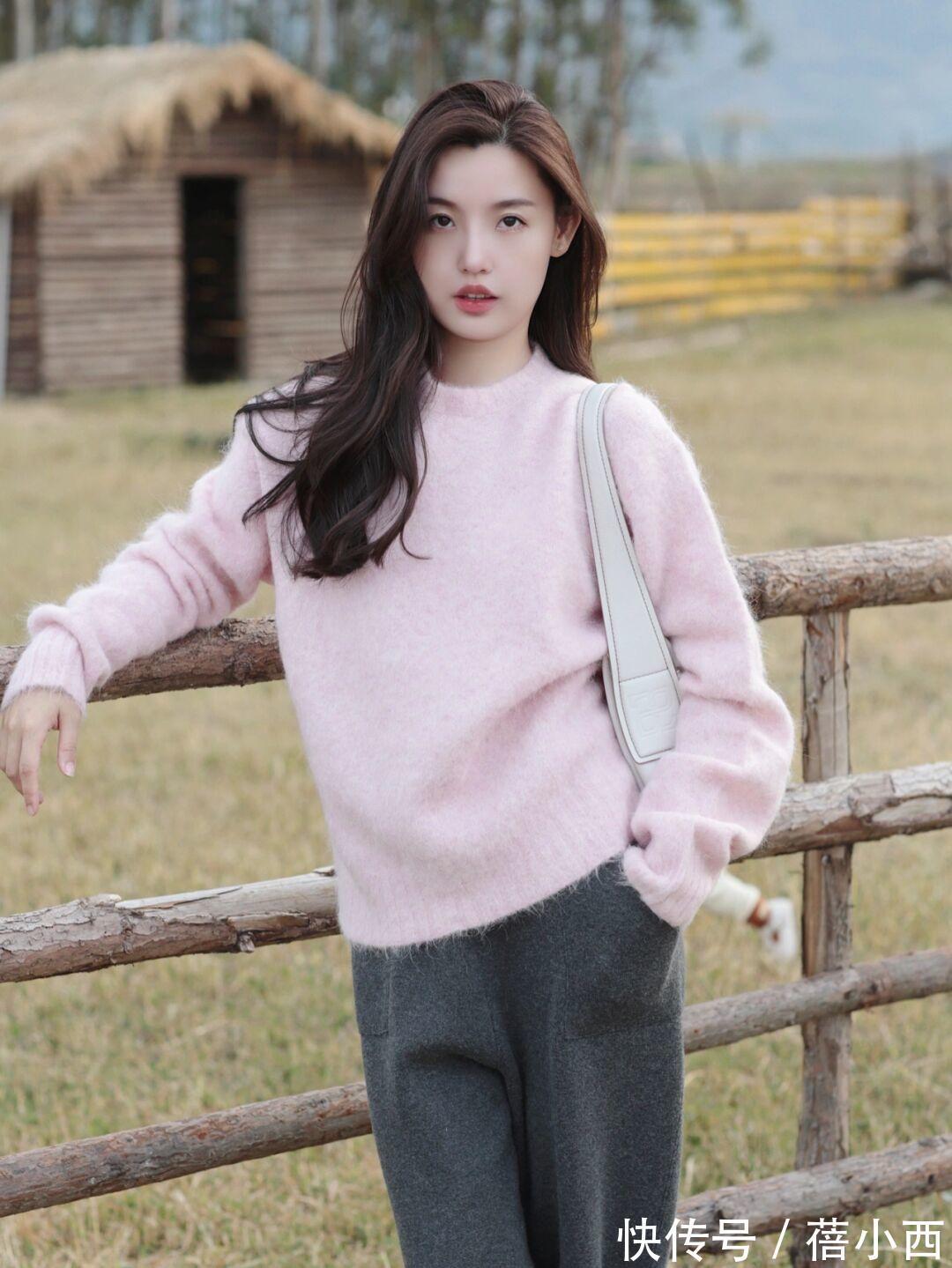 毛衣|春季还是穿“毛衣”最优雅,配裤子和半身裙,都比你想象中更时尚