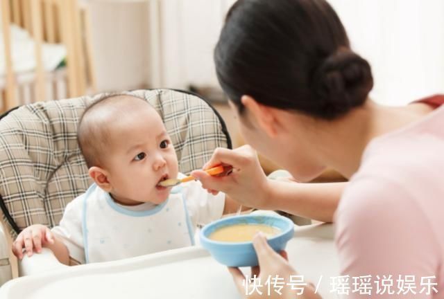 宝妈|“厌奶期”的宝宝不肯吃奶，宁愿饿着自己，是哪里出了问题？