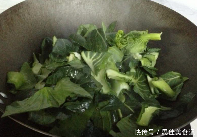 青菜|炒青菜易出水不入味,别急着炒,原来焯青菜的水也有讲究