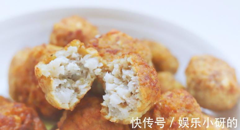 炸藕丸子,记住两个窍门,炸好后又香又酥,直接吃或者炖菜都不错