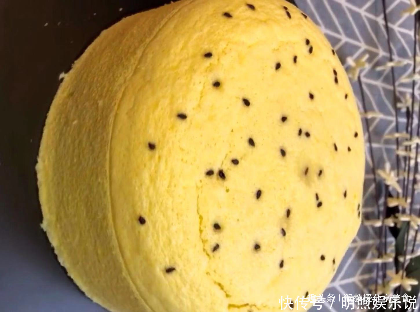 好吃|1碗小米2个鸡蛋,教你做蒸的营养早餐,健脾和胃比面包好吃还营养